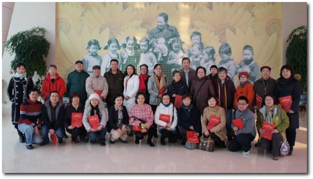 民盟东城区委组织盟员参观 “新中国百位女性第一与中国梦”展览
